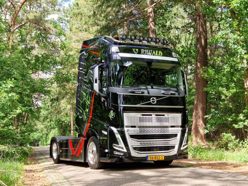 Vrachtwagen Riwald Recycling Volvo FH500 Globetrotter XL